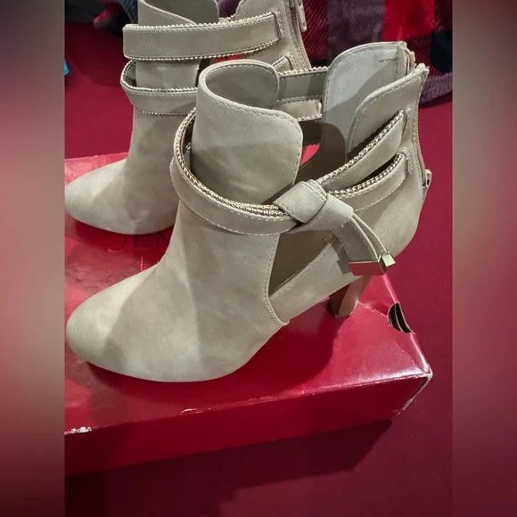 Jennifer Lopez Taupe Cutout Strappy High Heel Ankle Boots - Picture 3 of 11